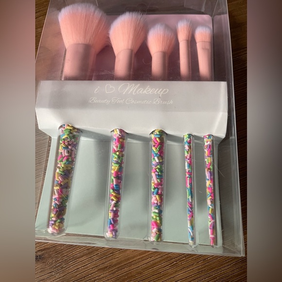 BRAND NEW Pink, Sprinkles Make Up Brushes Set - Picture 4 of 9